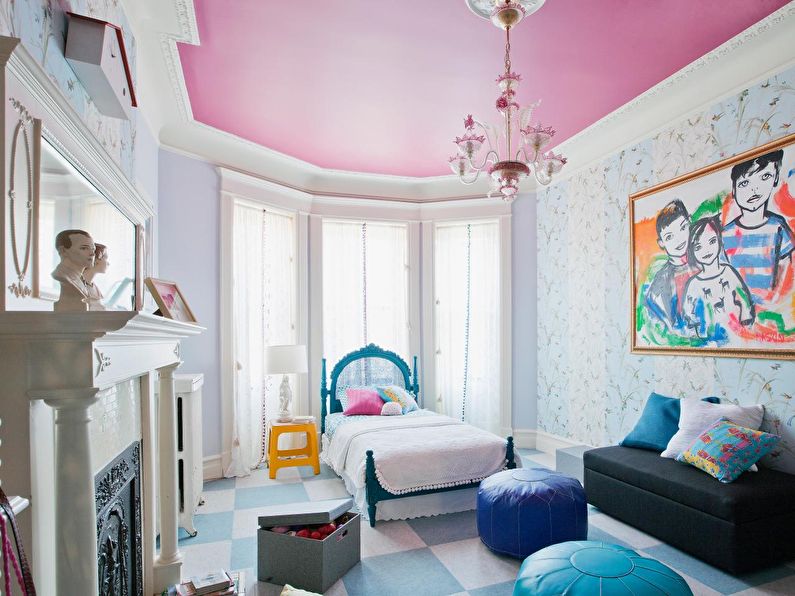 Design of a little nursery for a girl - photo