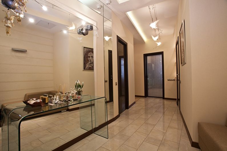 Apartament en aviació d'estil modern