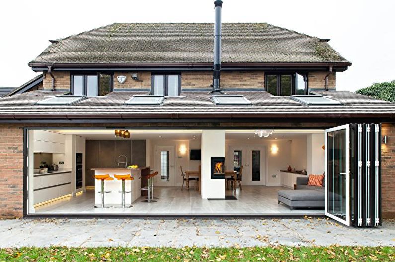 Ang harapan ng isang bahay ng bansa sa estilo ng Scandinavian - larawan