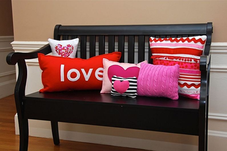 We decorate the apartment on February 14 - photo