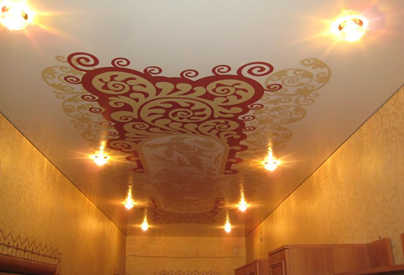 Stretch ceiling in the hallway and corridor - photo printing