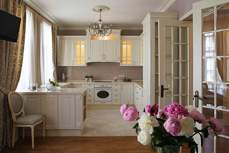 Kitchen design 9 sq.m. in classic style