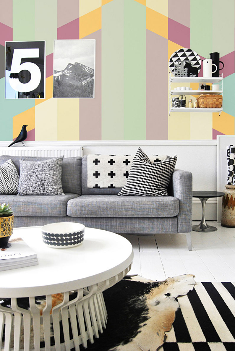 Wallpaper in pastel colors for the hall