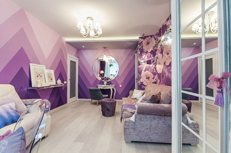 Purple wallpaper in the interior of the hall