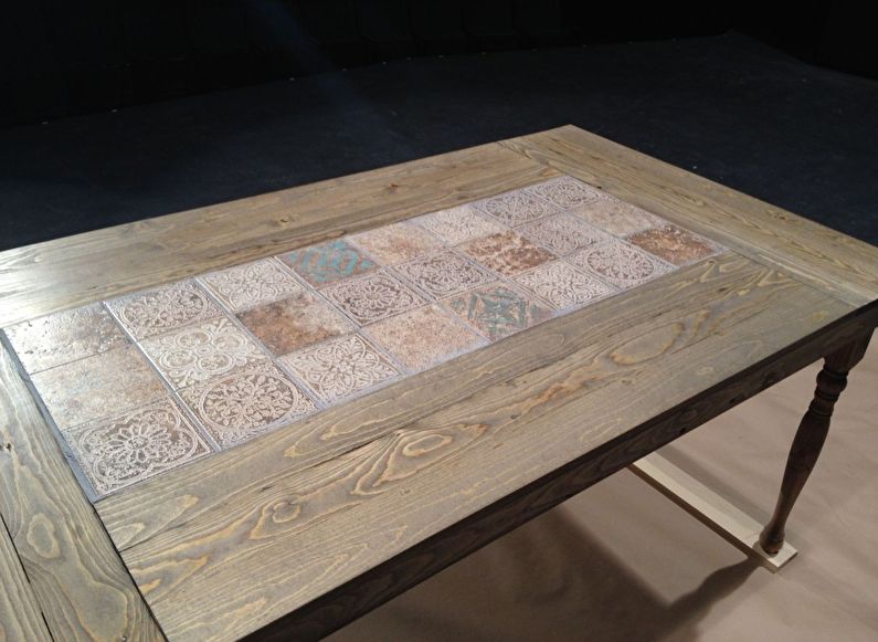 Ceramic tile - DIY old table decor