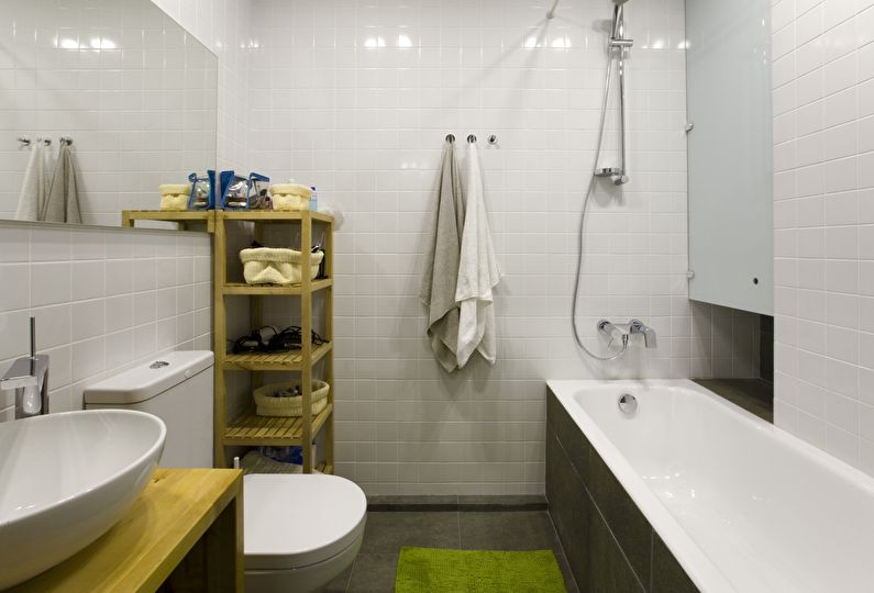Design of a small bathroom in white