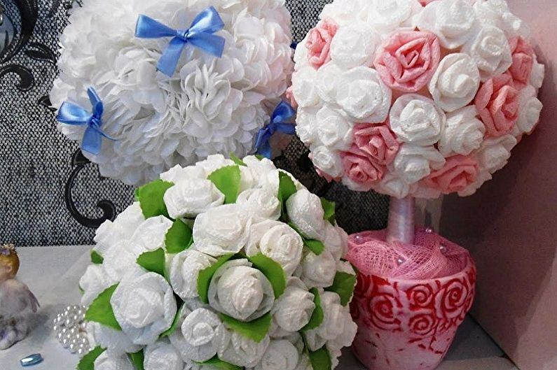 DIY flowers from napkins - photo