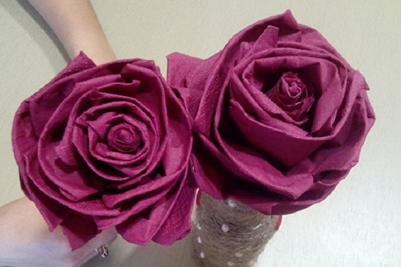 DIY flowers from napkins - photo