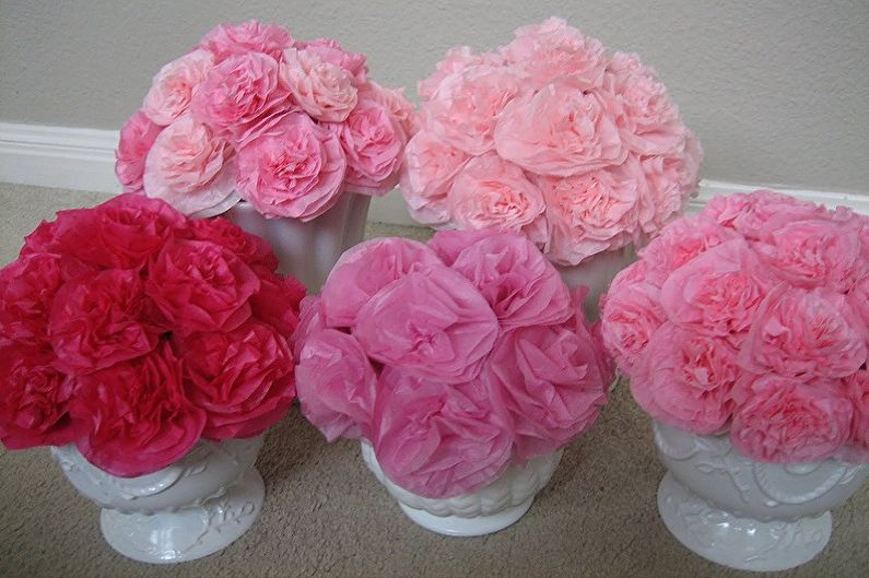 DIY flowers from napkins - photo
