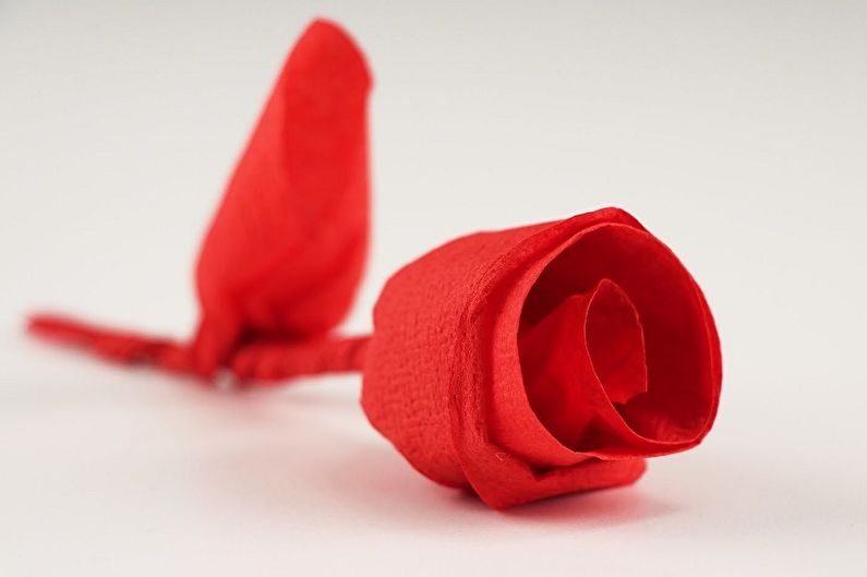 DIY flowers from napkins - photo
