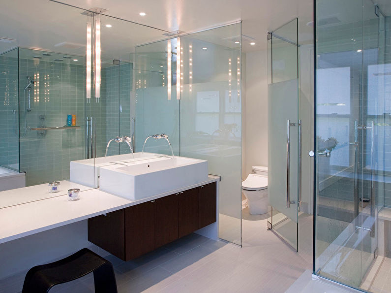 Glass partitions in the interior of the bathroom
