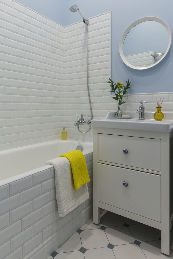 Interior design of a bathroom in Khrushchev