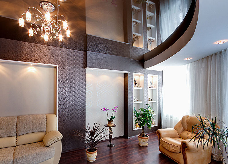 Two-level suspended ceilings in the hall