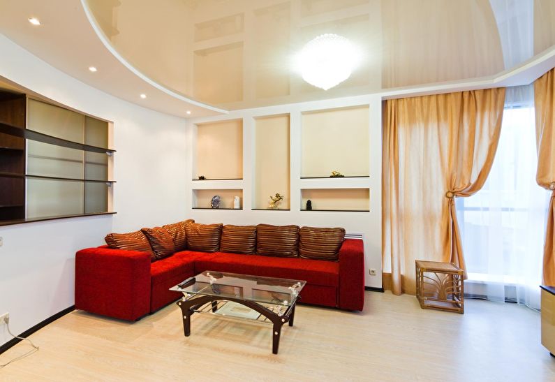 Two-level suspended ceilings in the hall