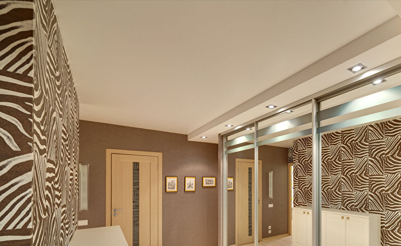 Duplex stretch ceilings in the hallway and hallway