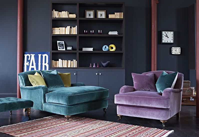The combination of colors in the interior of the living room - purple with green and black