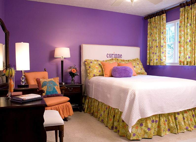 The combination of colors in the interior of the children's bedroom - purple with yellow and orange