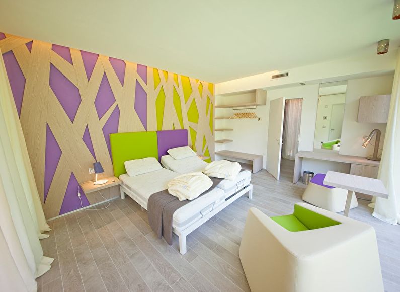 The combination of colors in the interior of the bedroom - purple with green and white