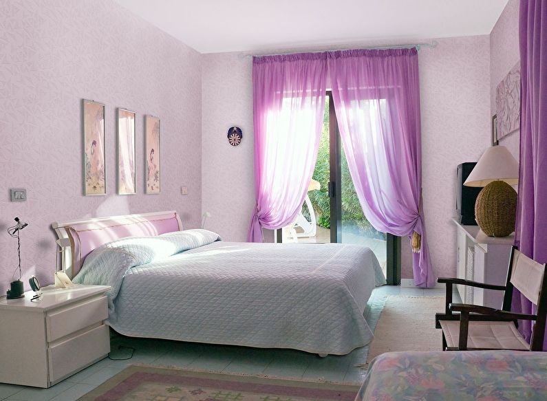 Cullets in the bedroom interior