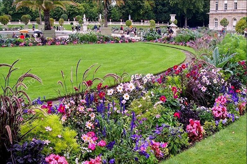 Rabatka - Flowerbed at the cottage, ideas for landscape design