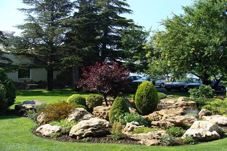Stone Garden - Flowerbed at the cottage, ideas for landscape design