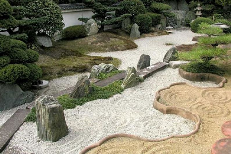 Stone Garden - Flowerbed at the cottage, ideas for landscape design