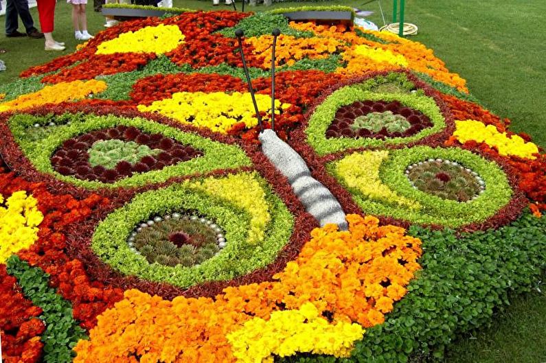 Multidimensional flower beds - Flowerbed at the cottage, ideas for landscape design