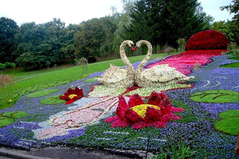 Multidimensional flower beds - Flowerbed at the cottage, ideas for landscape design