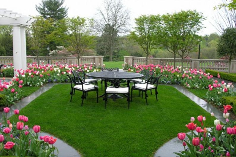 Monocots - Flowerbed at the cottage, ideas for landscape design