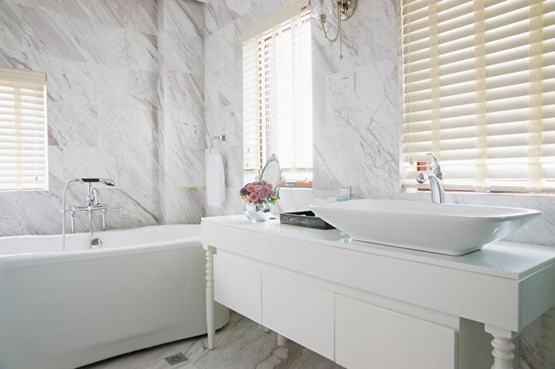Interior design of a white bathroom - photo