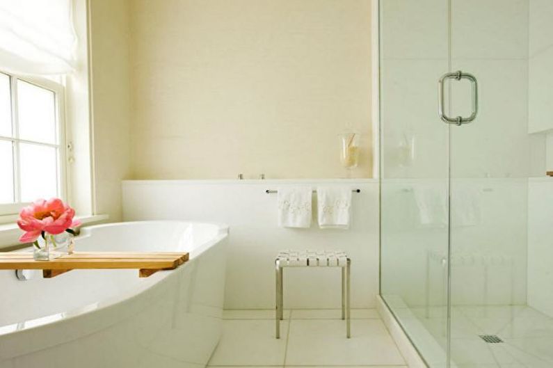 Interior design of a white bathroom - photo