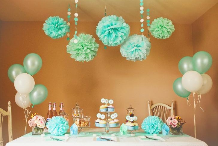 Delicate pompons - DIY paper crafts