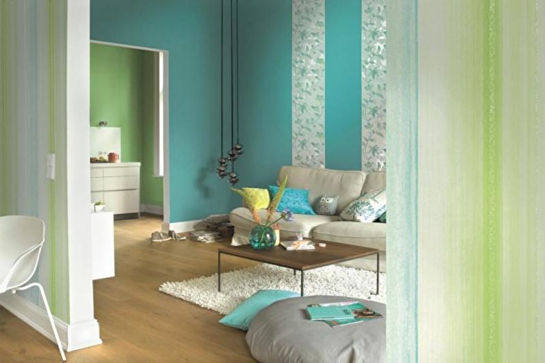 Combination of wallpapers in the living room - photo