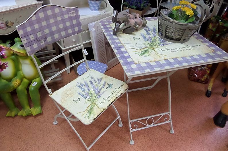 Découpage de table - Découpage de meubles bricolage