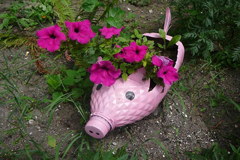 DIY plastic bottle crafts - Pig-pots