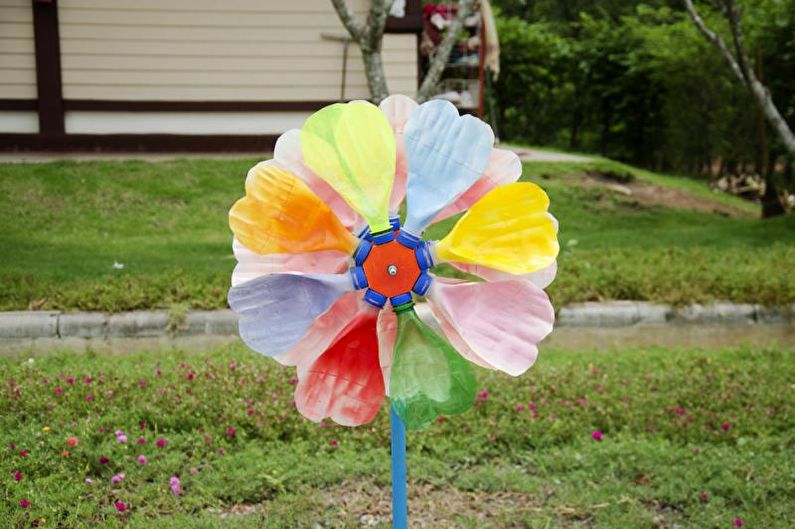 DIY plastic bottle crafts - photo