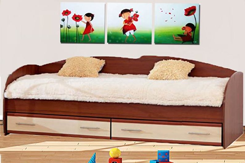 Types of cots by size