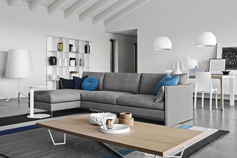 Living room design 20 sq.m. - wall decoration