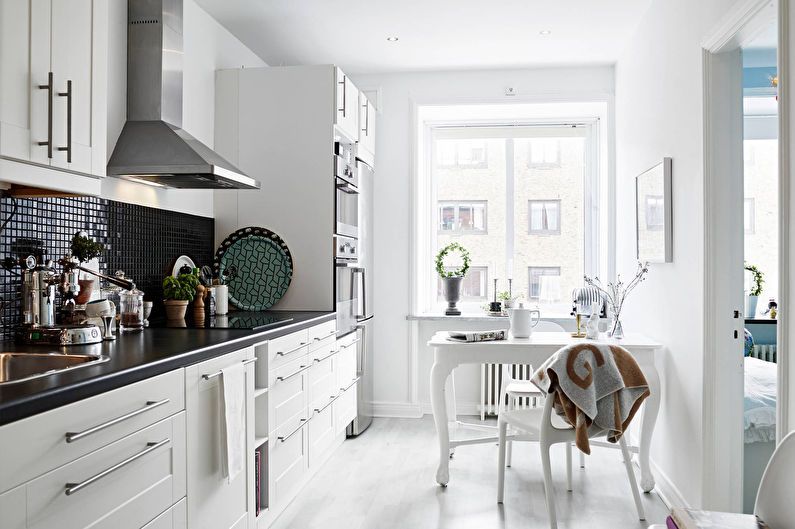 Kitchen design 6 sq.m. - ceiling decoration