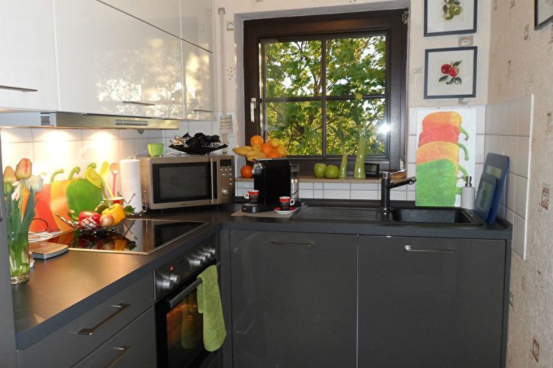 Kitchen interior design 6 sq.m. - Photo