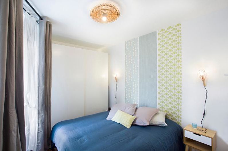 Combination of wallpaper in the bedroom - photo