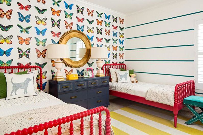 Combination of wallpapers in the children's room - photo