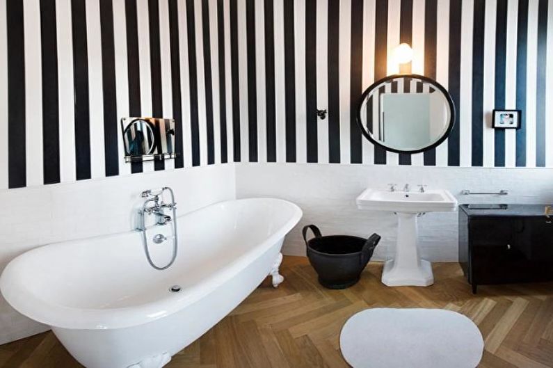 Combination of wallpaper in the bathroom - photo