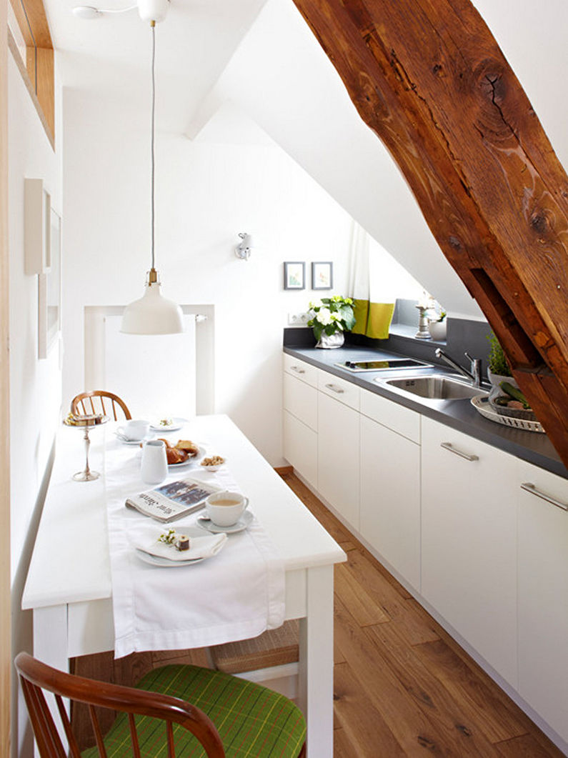 Interior design of a narrow kitchen - photo