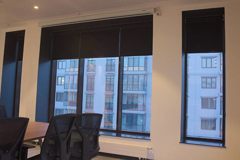 Mga Elektrisong Black-Out Roller Blinds
