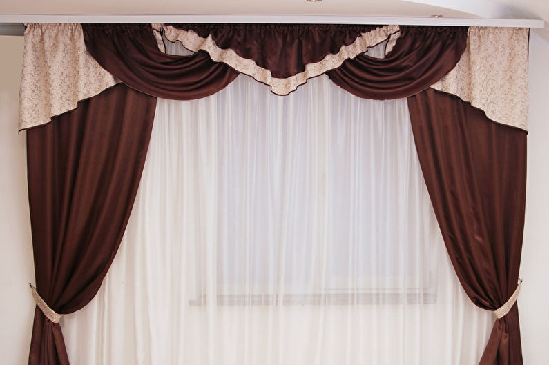 Curtains in the bedroom with braid