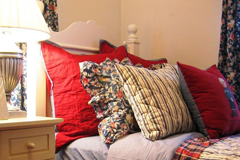 Provence style bedroom decor