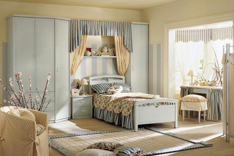 Provence style curtains in the bedroom - photo