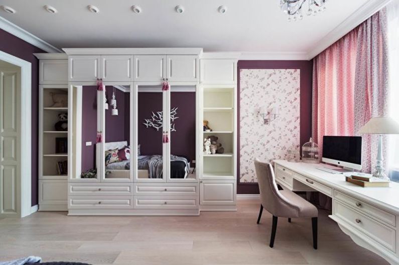 Bureau voor een schooljongen - foto
