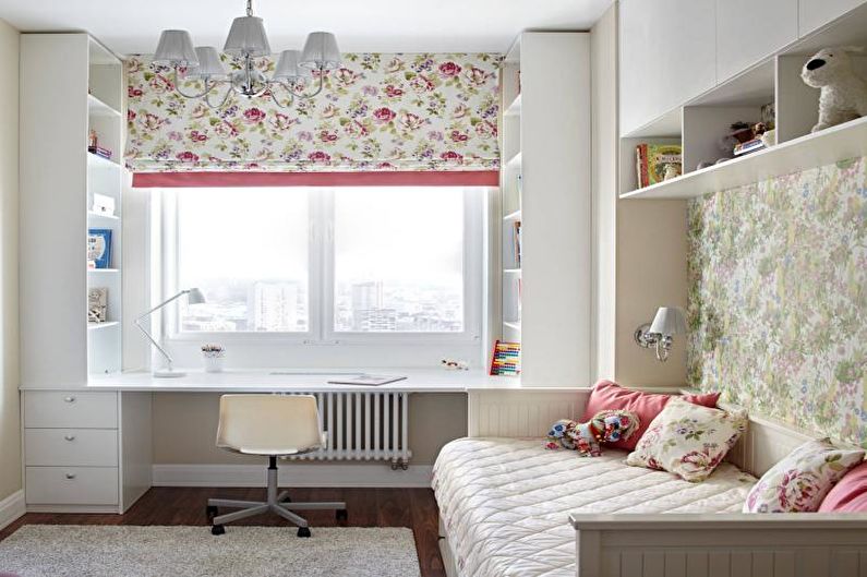 Bureau voor een schooljongen - foto